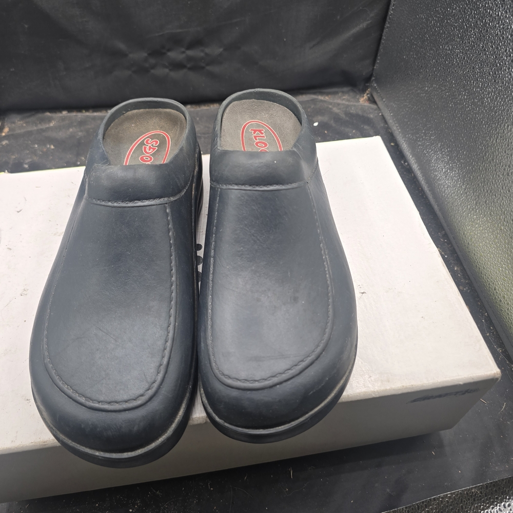 Klogs Men's Black Slip-On Loafers